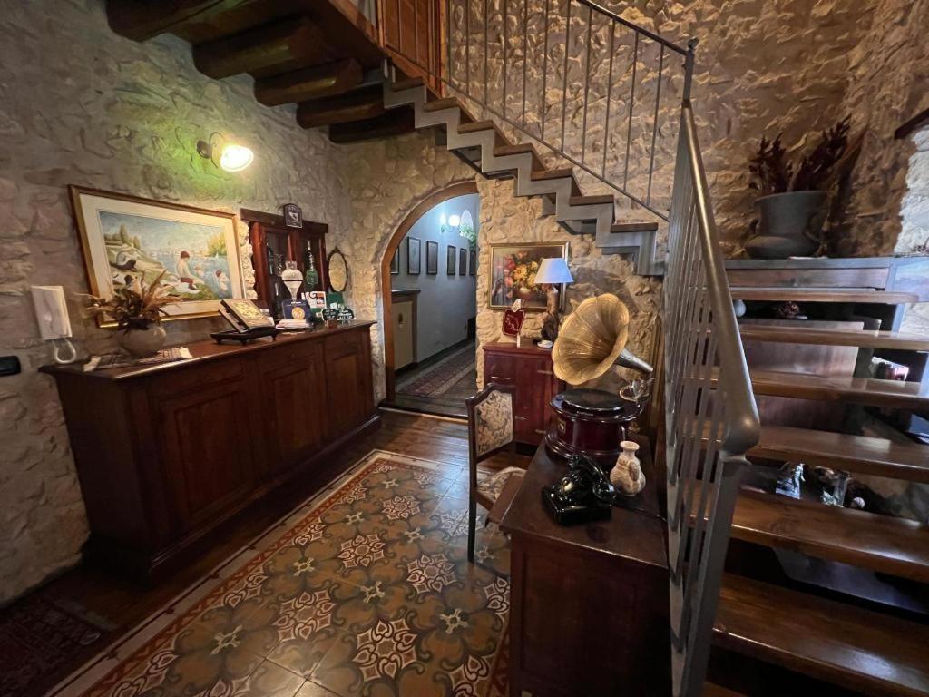 エンナ Antica Dimora Historic Building Bed & Breakfast エクステリア 写真