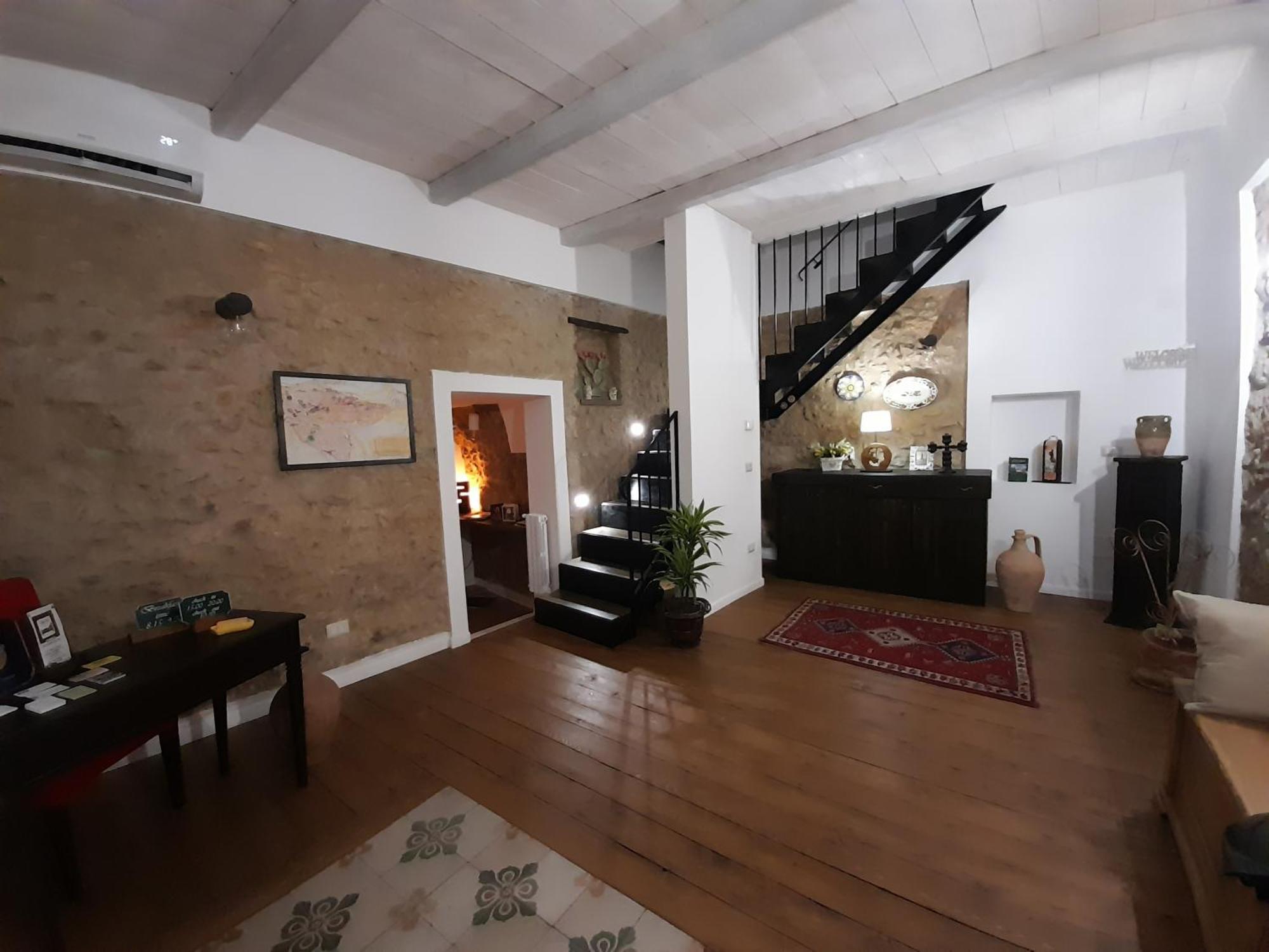 エンナ Antica Dimora Historic Building Bed & Breakfast エクステリア 写真