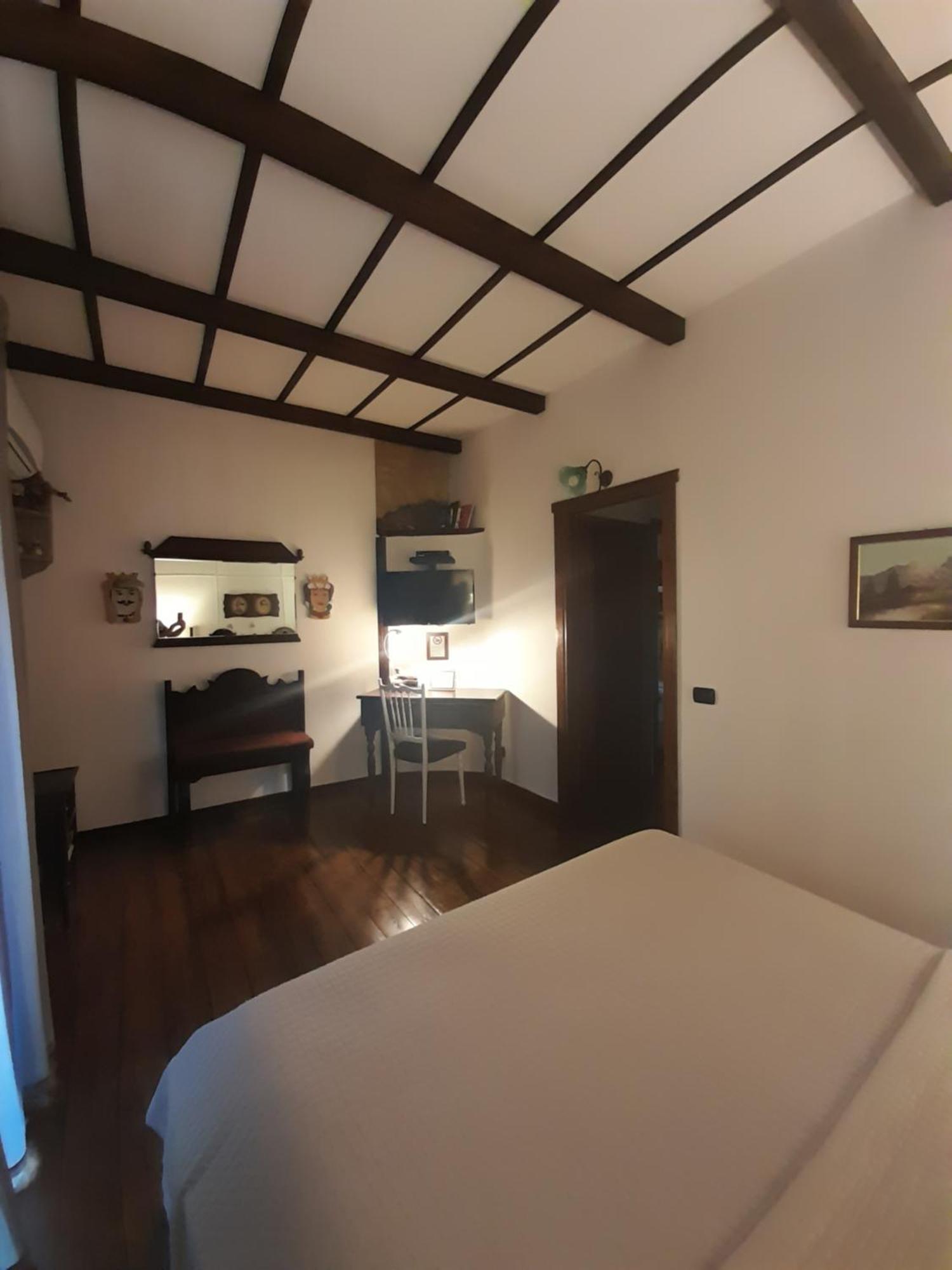 エンナ Antica Dimora Historic Building Bed & Breakfast エクステリア 写真
